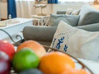 Photo, INSIDE, OUTSIDE