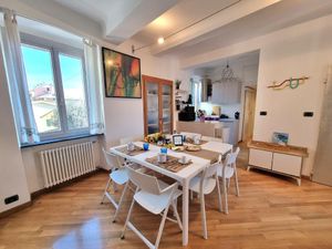 23972821-Ferienwohnung-4-Genua-300x225-0