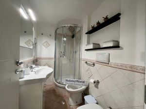 23546388-Ferienwohnung-2-Genua-300x225-4