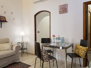 22048785-Ferienwohnung-5-Genua-300x225-2