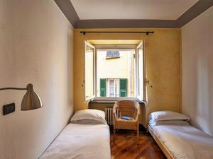 22250171-Ferienwohnung-4-Genua-300x225-3