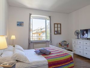 22670187-Ferienwohnung-4-Genua-300x225-0