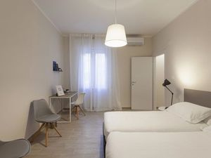 23077641-Ferienwohnung-7-Genua-300x225-5