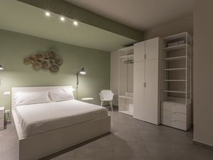 23565248-Ferienwohnung-2-Genua-300x225-4