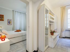 23679416-Ferienwohnung-2-Genua-300x225-5