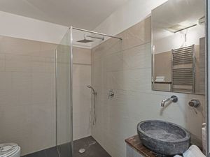 23914653-Ferienwohnung-4-Genua-300x225-3