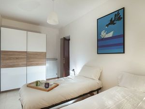 23924913-Ferienwohnung-4-Genua-300x225-4