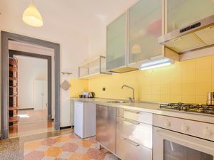 23764768-Ferienwohnung-4-Genua-300x225-4