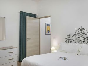 24016558-Ferienwohnung-3-Genua-300x225-4