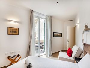 24034101-Ferienwohnung-4-Genua-300x225-4