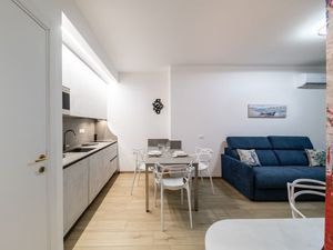 24034103-Ferienwohnung-4-Genua-300x225-3