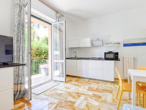 23765927-Ferienwohnung-4-Genua-300x225-1