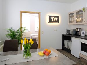 23503779-Ferienwohnung-2-Gera-300x225-0