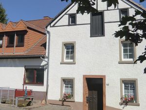 23731140-Ferienwohnung-2-Gerolstein-300x225-4