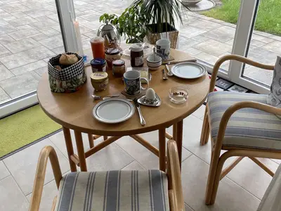 Frühstück im Wintergarten