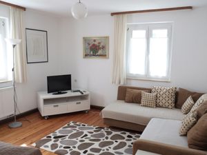 22615931-Ferienwohnung-4-Gerolzhofen-300x225-2