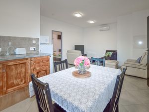 23761304-Ferienwohnung-4-Ghisonaccia-300x225-4