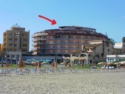 Blick über das Haus vom Strand