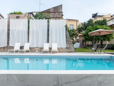 PoolOfHouse