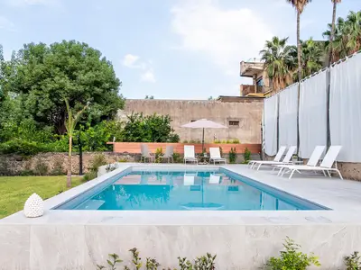 PoolOfHouse