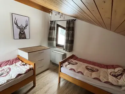 Kinderzimmer + Zustellbett möglich