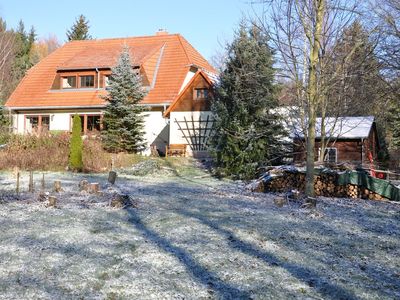 Haus von einem riesigem Garten umgeben