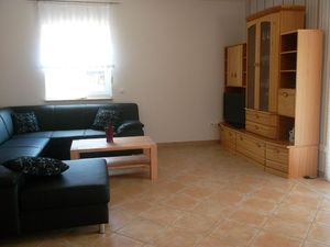 22425093-Ferienwohnung-4-Glees-300x225-2