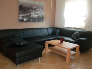 22425093-Ferienwohnung-4-Glees-300x225-3