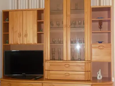 Wohnzimmer: Anbauwand mit LCD-TV