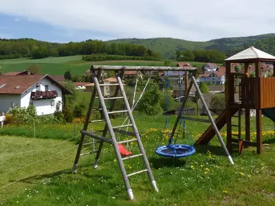 bierl-gleissenberg-unterkunft-kinderspielplatz-bayerischer-wald