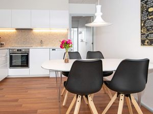 18731281-Ferienwohnung-5-Glesborg-300x225-1