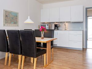 23012931-Ferienwohnung-8-Glesborg-300x225-1