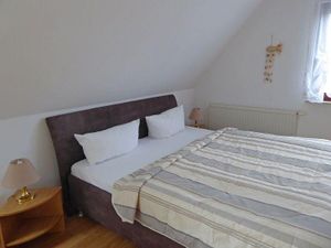 22427579-Ferienwohnung-2-Glowe-300x225-3