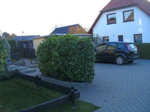 8959439-Ferienwohnung-3-Glowe-300x225-3