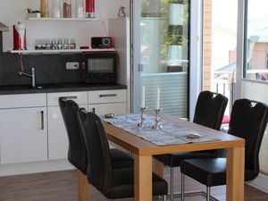 23951442-Ferienwohnung-3-Glowe-300x225-2