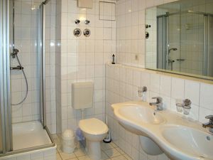 23847137-Ferienwohnung-4-Glowe-300x225-5