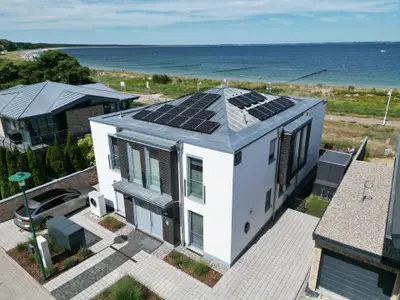 Villa Glowe mit Strand