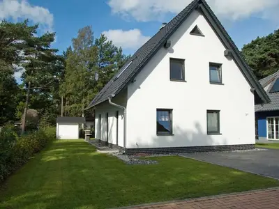 Ferienwohnung für 8 Personen (125 m²) in Glowe 1/10