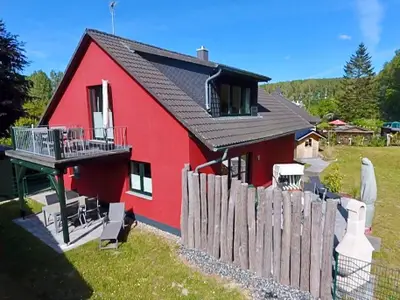 Außenansicht des Gebäudes. Terrasse / Balkon