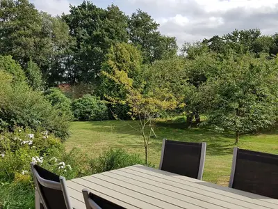 Terrasse und Blick ins Grüne