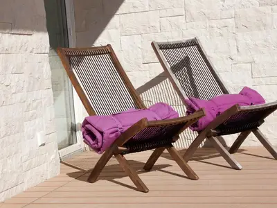 Lounge-Chairs