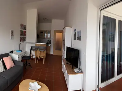 Blick von Wohnzimmer zur Küche