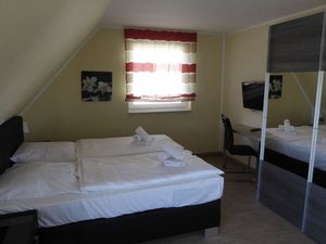 23922205-Ferienwohnung-6-Göhren Lebbin-300x225-4