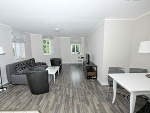 23956813-Ferienwohnung-4-Göhren (Rügen)-300x225-2