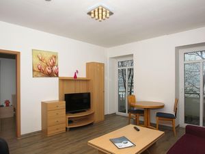 23957117-Ferienwohnung-4-Göhren (Rügen)-300x225-4