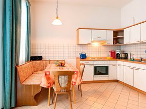 23948077-Ferienwohnung-3-Göhren (Rügen)-300x225-4