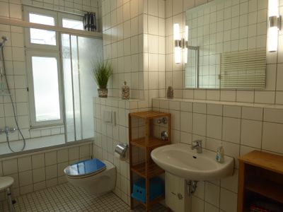 Bad/Dusche. Das große Badezimmer.