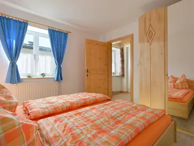Schlafzimmer 1