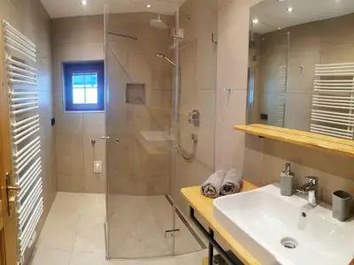 BC5F4FD4-8A12-4AA3-85E5-BE7380C1EB5B