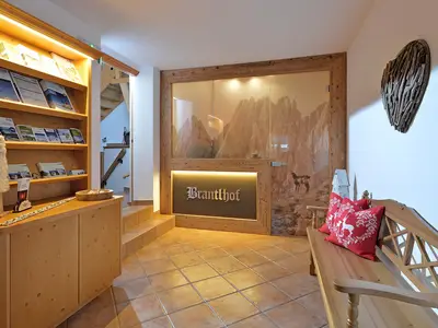 Brantlhof-Going-Kirchplatz-3-Rezeption1